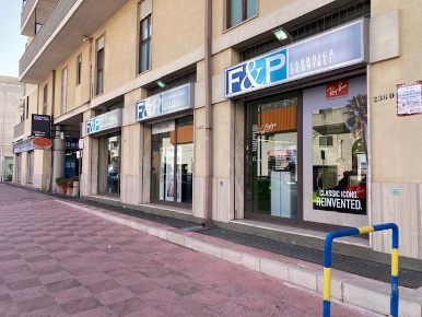 Foto Negozio in Via appia 238, Brindisi Cappuccini di 200 m² con 2 locali