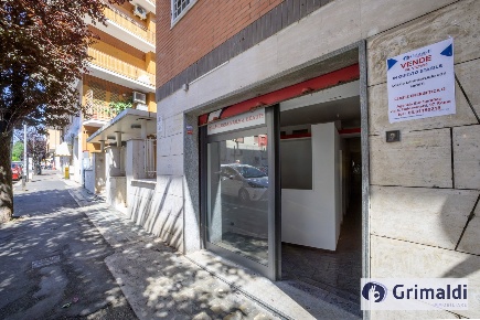 Foto Negozio in Leopoldo Ruspoli, Roma Portuense di 45 m² con 1 locali