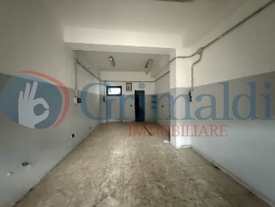 Foto Negozio in Via Consolare Valeria 31C, Messina Minissale di 36 m²