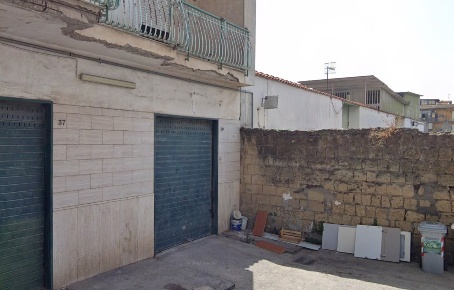 Foto Negozio in IV traversa limitone di arzano, Napoli Scampia di 31 m²