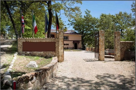 Foto Hotel a Matera Centro di 4500 m² con 10 locali in vendita