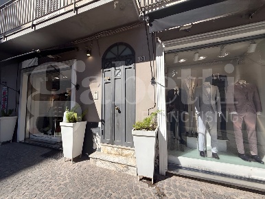 Foto Ufficio in Via Zurlo 33, Angri Centro di 90 m² con 4 locali in affitto