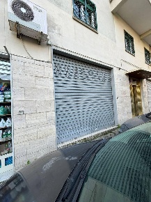 Foto Locale commerciale in XXIV MAGGIO, Torre Annunziata di 33 m²