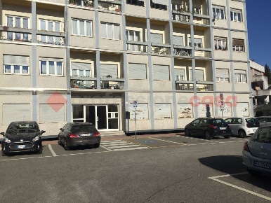 Foto Ufficio in trarego, Verbania Intra di 440 m² con 7 locali in vendita