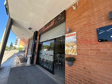 Foto Negozio in Tomasicchio, Bari San Girolamo di 60 m² con 1 locali