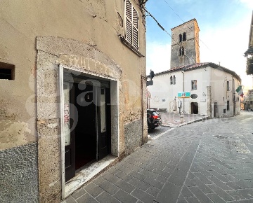 Foto Negozio in Corso Marcelli 48, Isernia Centro di 25 m² in vendita