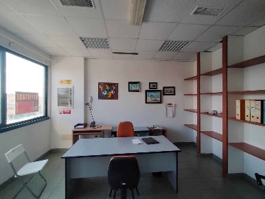 Foto Magazzino in Via MANTEGNA 5, Senigallia Cesanella di 340 m² in affitto