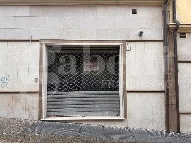 Foto Negozio in Via Carmine 0, Avellino di 50 m² con 1 locali in vendita