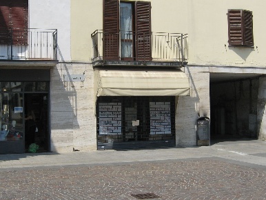 Foto Negozio in Via UMBERTO iÂ° 48, Pandino Centro di 50 m² in affitto