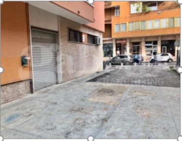 Foto Negozio in Via abba 10, Verona Borgo Trento di 13 m² con 1 locali
