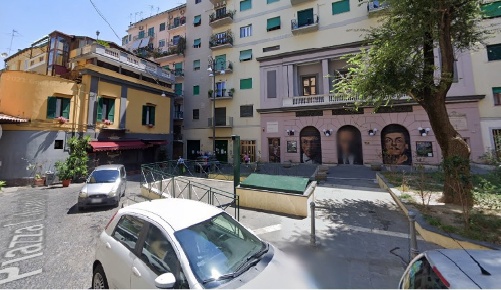 Foto Negozio in Eduardo De Filippo, Napoli Tribunali di 145 m² in affitto
