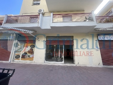 Foto Negozio in Via Marco Polo 437/D, Messina Contesse di 59 m² in affitto