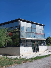 Foto Negozio in Via Zona Industriale 54, Carsoli Centro di 150 m²