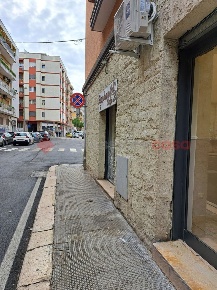 Foto Negozio in Via Timavo 21, Bari Picone di 13 m² con 1 locali in affitto