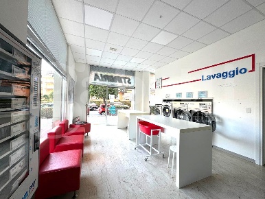Foto Attività commerciale in Marco Polo, Andora Marina Di Andora di 80 m²