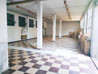 Foto Locale commerciale in allegri 6, Collegno di 181 m² con 2 locali