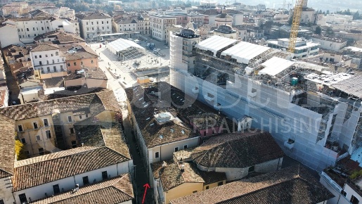 Foto Negozio in Via Sassa 18, L'Aquila Duomo - Fontana Luminosa di 55 m²