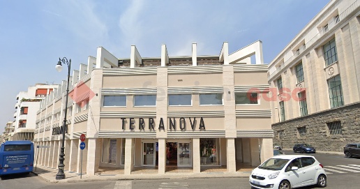 Foto Negozio in Viale Genoese Zerbi 43, Reggio di Calabria Centro Storico