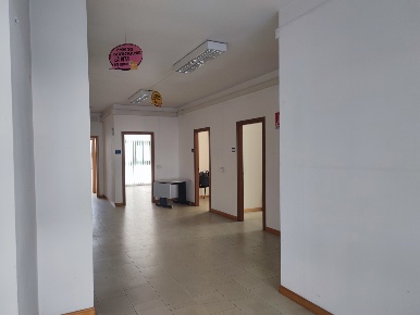 Foto Negozio in Via del Porto 16, Vasto di 388 m² con 11 locali in affitto