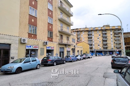 Foto Negozio in Monte Grappa, Campobasso Via XXIV Maggio, CEP di 50 m²