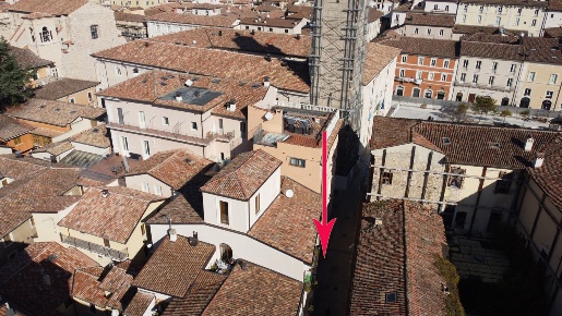 Foto Negozio in Via Cavour 50, L'Aquila Duomo - Fontana Luminosa di 130 m²
