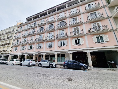 Foto Ufficio in Corso Pietro Giannone 62, Caserta Corso Trieste di 270 m²