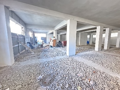 Foto Negozio in Via KENNEDY 432, Barcellona Pozzo di Gotto di 330 m²