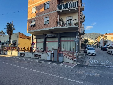 Foto Negozio in Via Locale commerciale Via del Rivo 153, Terni Borgo Rivo