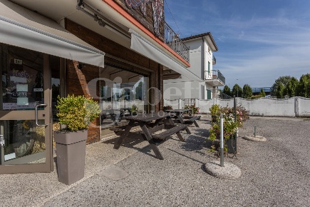 Foto Negozio in Viale Pordenone 58, Portogruaro Centro di 565 m² in vendita