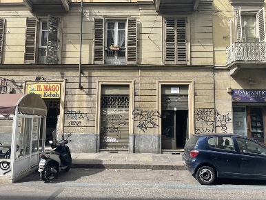 Foto Negozio in Via NAPIONE 27, Torino Vanchiglia di 75 m² con 4 locali