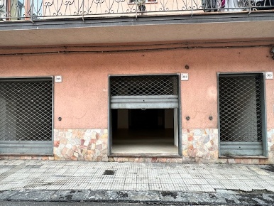 Foto Negozio in Via UMBERTO PRIMO 299-301, Barcellona Pozzo di Gotto Centro