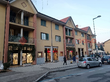 Foto Negozio in Via Roma 62/C, Paderno Dugnano Centro di 89 m² con 1 locali