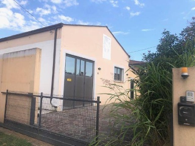 Foto Laboratorio a Cona Monsole di 155 m² con 3 locali in vendita