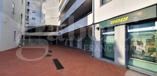 Foto Ufficio in Edmond De Clopper, Nuoro Centro di 412 m² con 1 locali