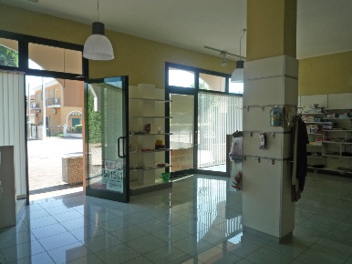 Foto Negozio a Candiana Centro di 124 m² in vendita
