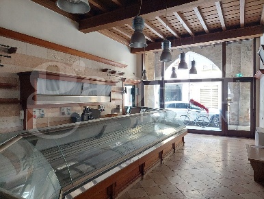 Foto Negozio in matteotti, Treviso Piazza del Grano - Burchiellati