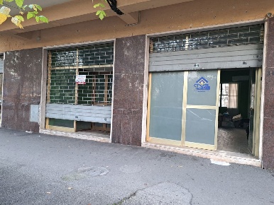 Foto Negozio in Via Verdi 34, Cassino Centro di 78 m² con 1 locali