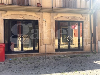 Foto Negozio in Via Del Gaizo 0, Avellino Centro Storico di 120 m²