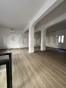 Foto Negozio in Via Castello 7/2, Sasso Marconi Centro di 72 m² in affitto