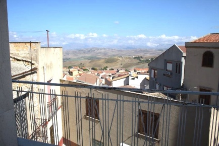 Foto Negozio in Via Roma 22, Contessa Entellina di 96 m² con 3 locali