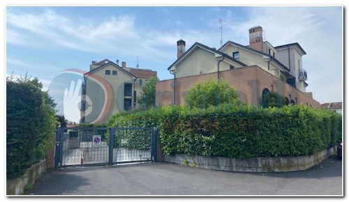Foto Magazzino in Via Monte Rosa 24, Abbiategrasso di 94 m² in vendita