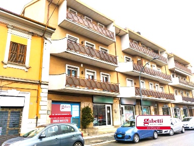 Foto Negozio in Piazza TORLONIA 56, Avezzano Centro di 60 m² con 3 locali