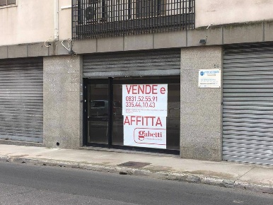 Foto Negozio in Via Bastioni S. Giacomo 26-28, Brindisi Centro Storico
