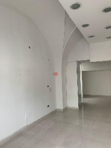 Foto Negozio in Viale Matteotti 24, Grottaglie di 40 m² con 1 locali