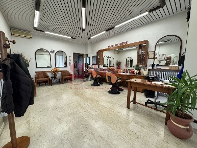 Foto Negozio in Piazza GUALA 134, Torino Mirafiori Sud - Onorato Vigliani