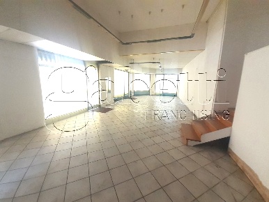 Foto Negozio in Mortara, Ferrara Centro Storico di 135 m² in vendita