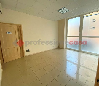 Foto Negozio a Livorno Via Grande - Piazza della Repubblica di 435 m²