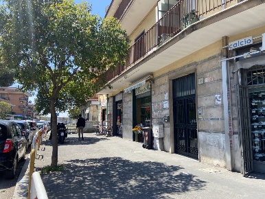 Foto Negozio in Via Di Torrenova 157, Roma Torre Angela di 48 m² in vendita
