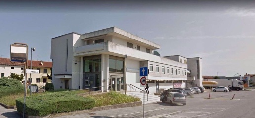 Foto Negozio in Via Milano 1, Villaverla Centro di 590 m² con 9 locali