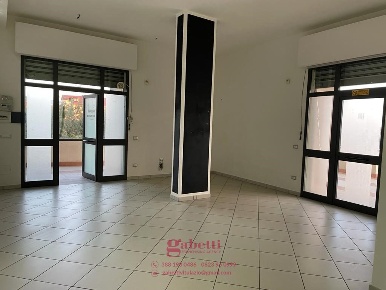 Foto Negozio in Luciani, Vitulazio di 60 m² in vendita